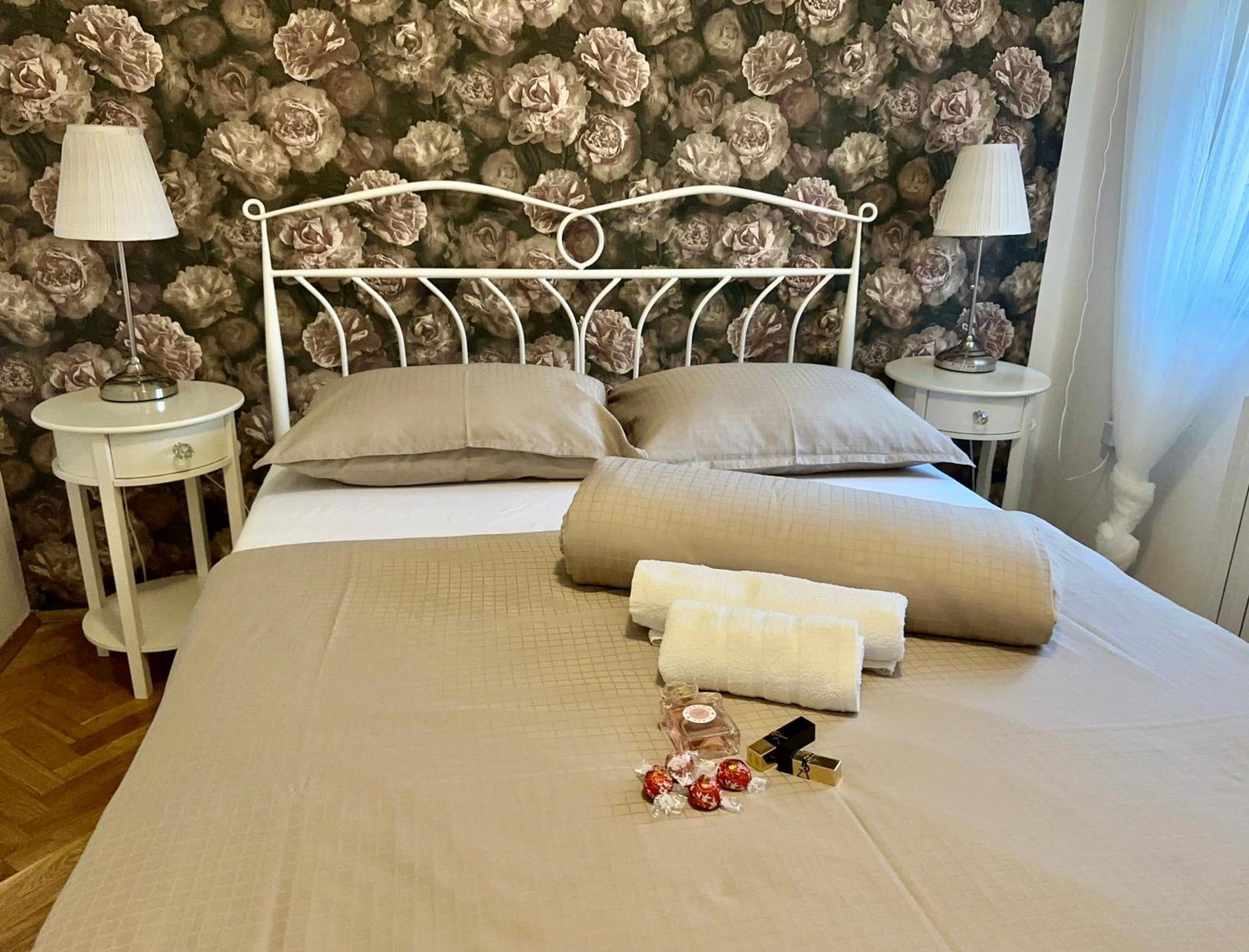 אוברובץ Apartments & Villa Tisno מראה חיצוני תמונה