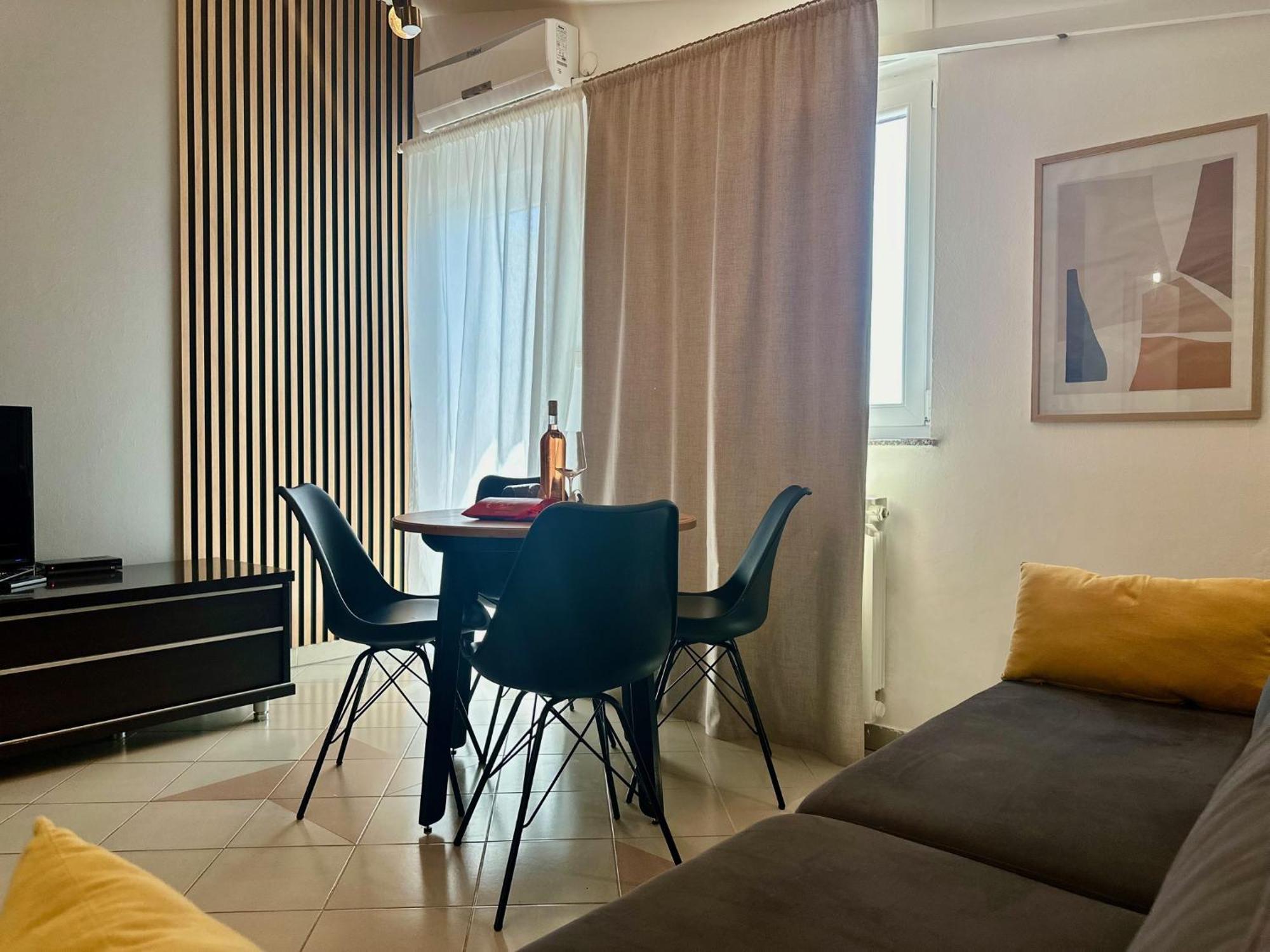 אוברובץ Apartments & Villa Tisno מראה חיצוני תמונה